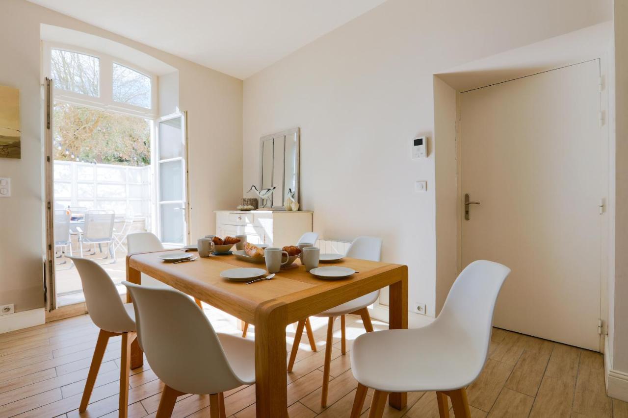 Duplex Joliment Decore Et Sa Cour Ensoleillee Saint-Martin-de-Ré Zewnętrze zdjęcie