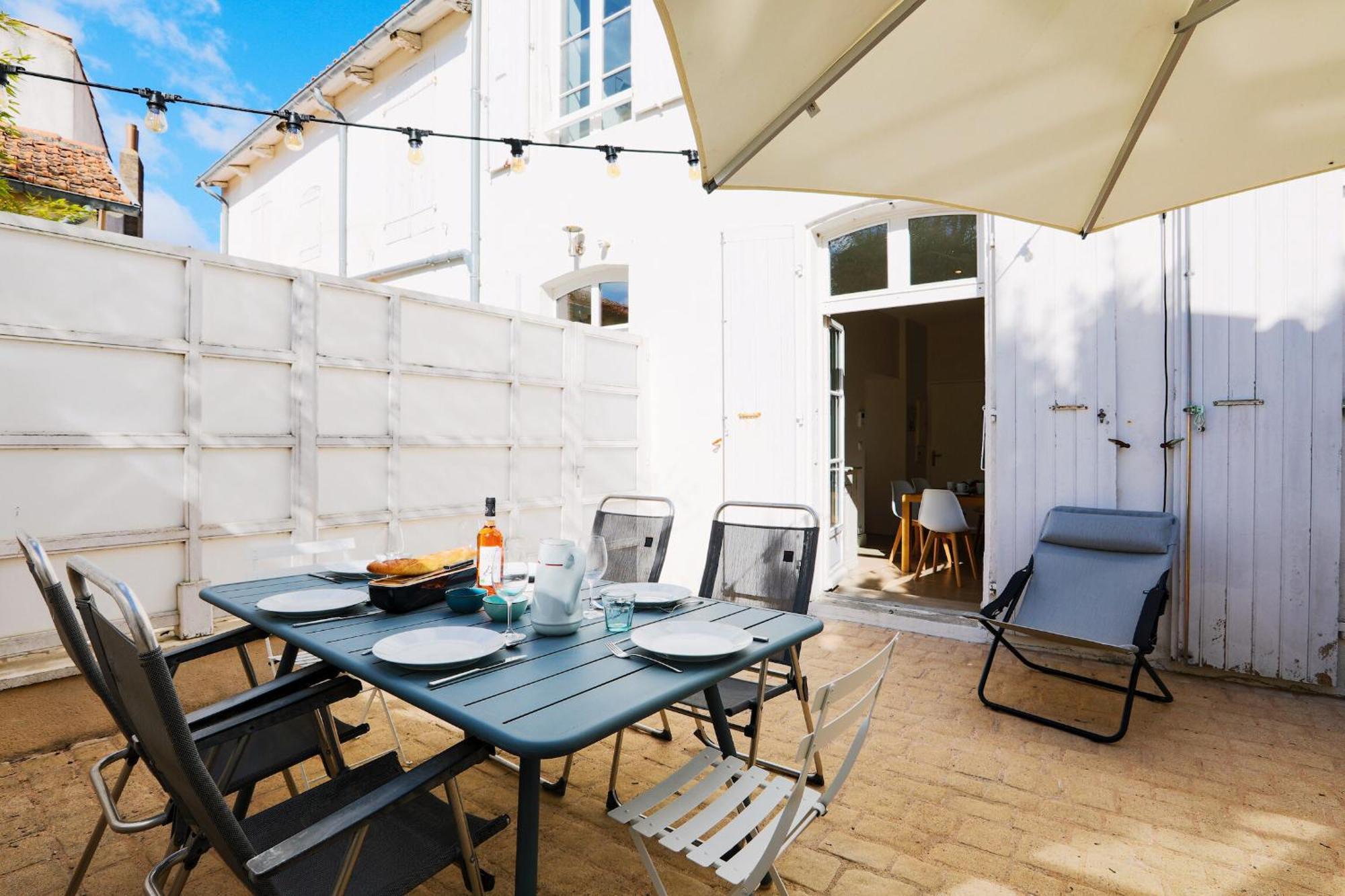 Duplex Joliment Decore Et Sa Cour Ensoleillee Saint-Martin-de-Ré Zewnętrze zdjęcie