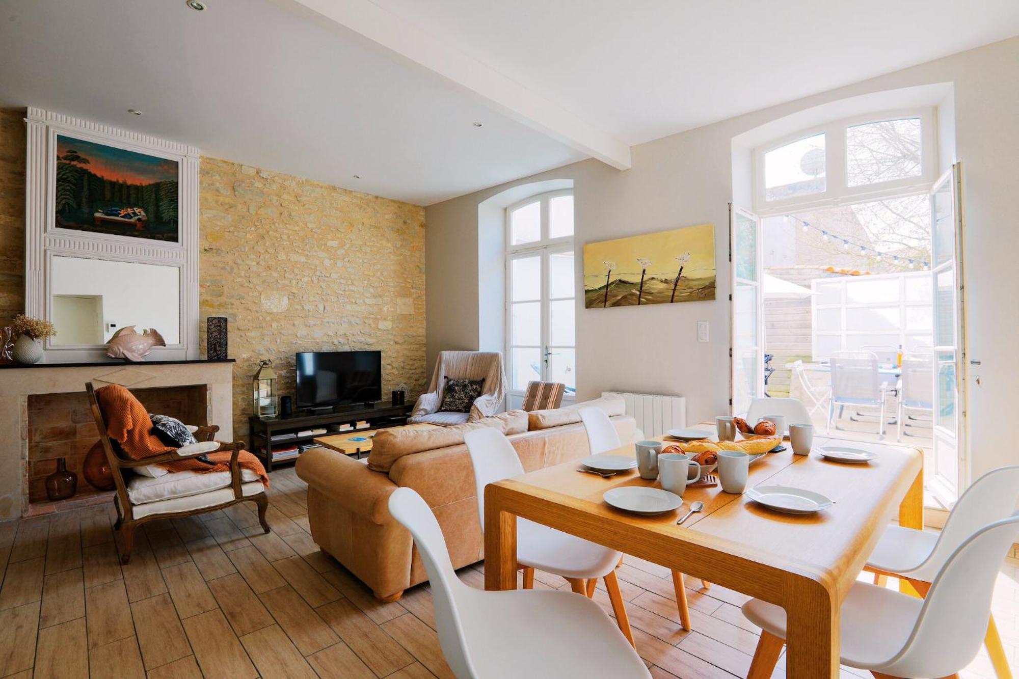 Duplex Joliment Decore Et Sa Cour Ensoleillee Saint-Martin-de-Ré Zewnętrze zdjęcie