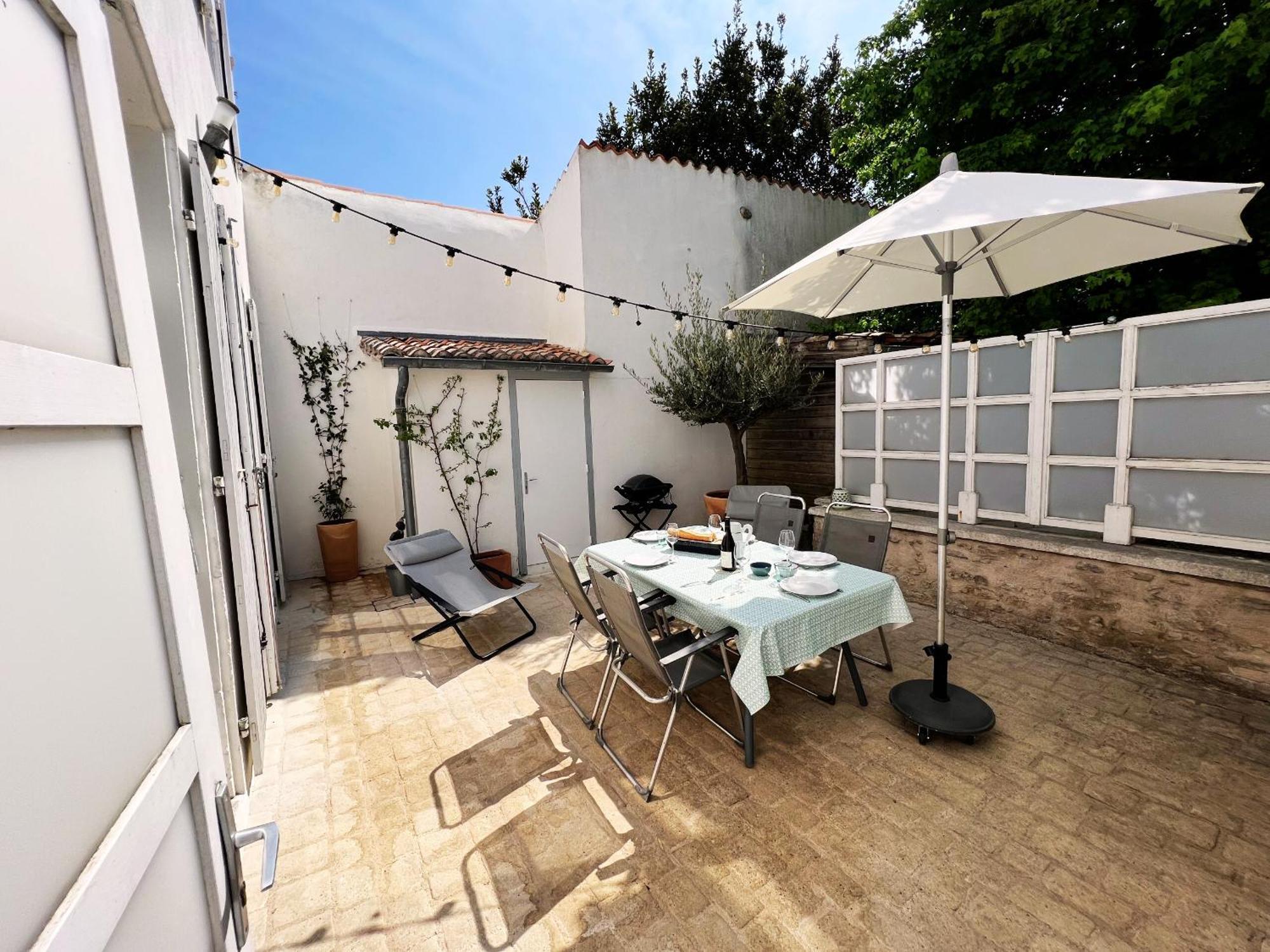 Duplex Joliment Decore Et Sa Cour Ensoleillee Saint-Martin-de-Ré Zewnętrze zdjęcie