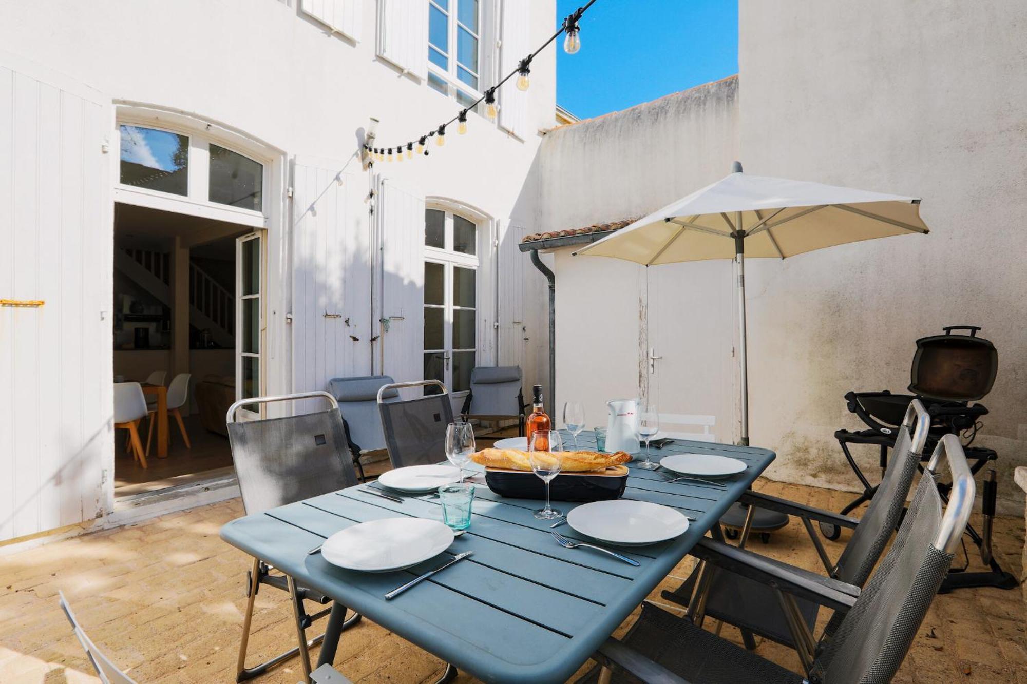 Duplex Joliment Decore Et Sa Cour Ensoleillee Saint-Martin-de-Ré Zewnętrze zdjęcie
